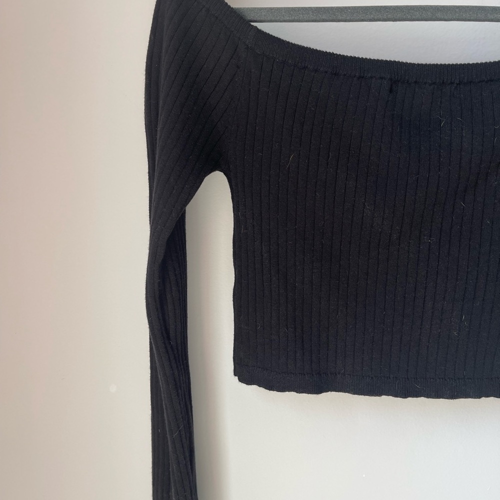Woman’s Forever 21 Off The Shoulder Black Long Sleeve Ribbed Sweater Top Large